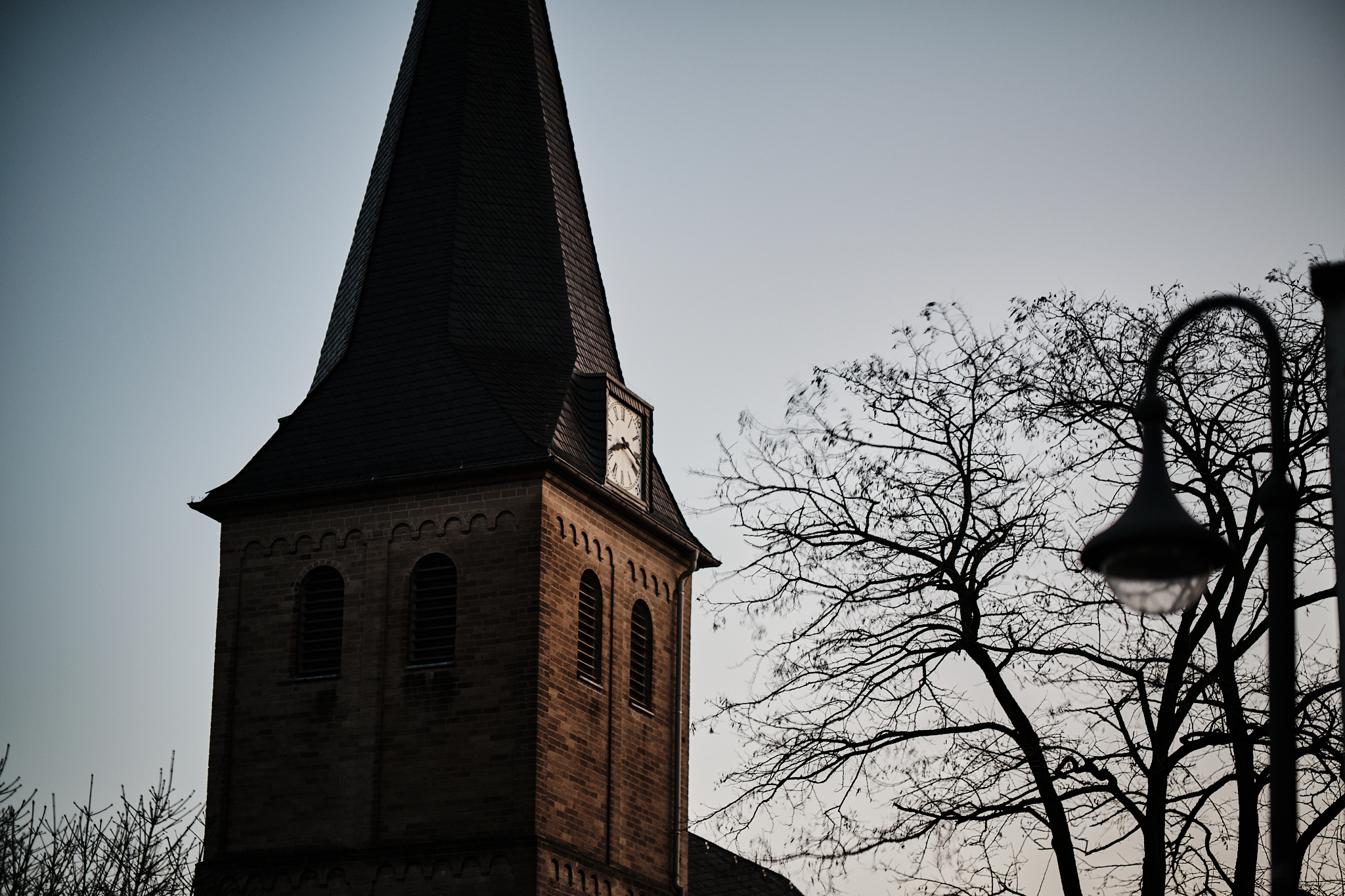 Kirche in Kaarst, Cinematography natural lighting